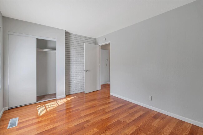 Building Photo - 30079 Vanderbilt St