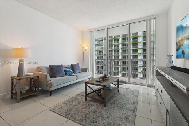 Building Photo - 1750 N Bayshore Dr