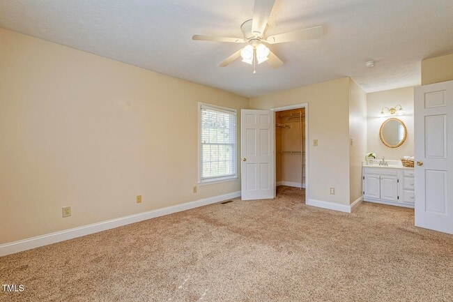 Building Photo - 4610 Linden Rd