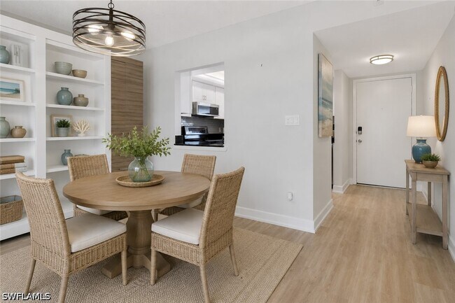 Building Photo - 4912 Tamiami Trl E