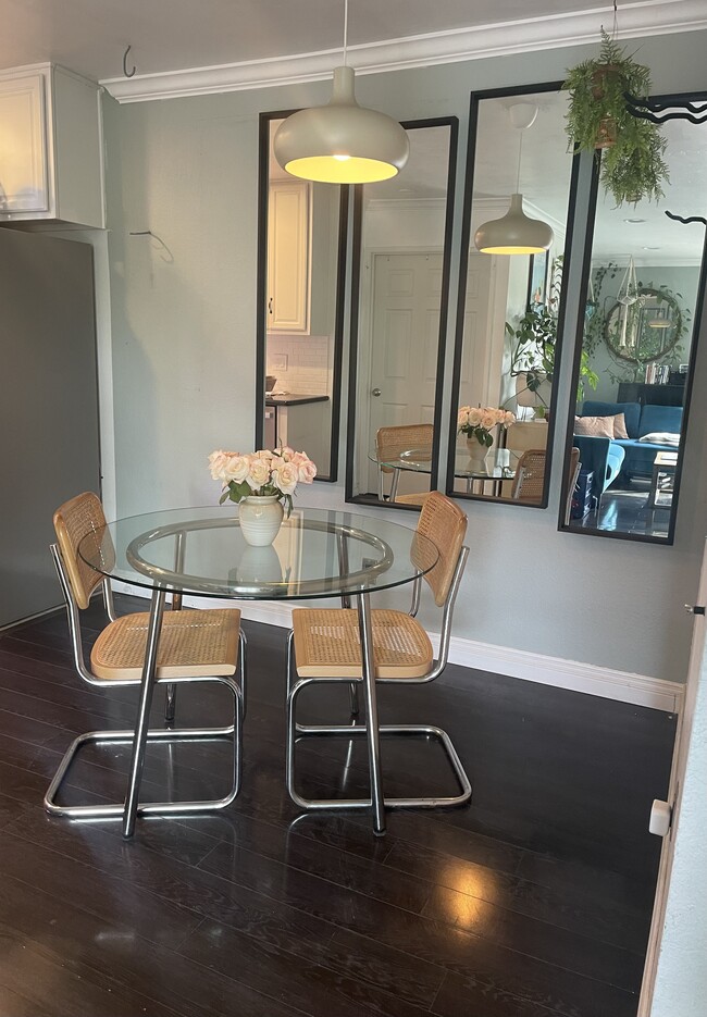 Dining Area - 3605 Ash St