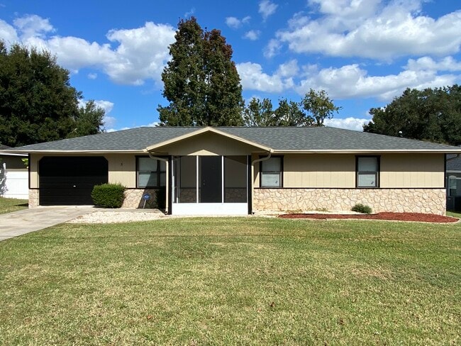 Primary Photo - 5 Teak Loop Ln