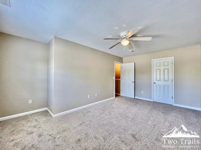 Building Photo - 3 BED/2.5 BATH TOWNHOME IN ARDEN