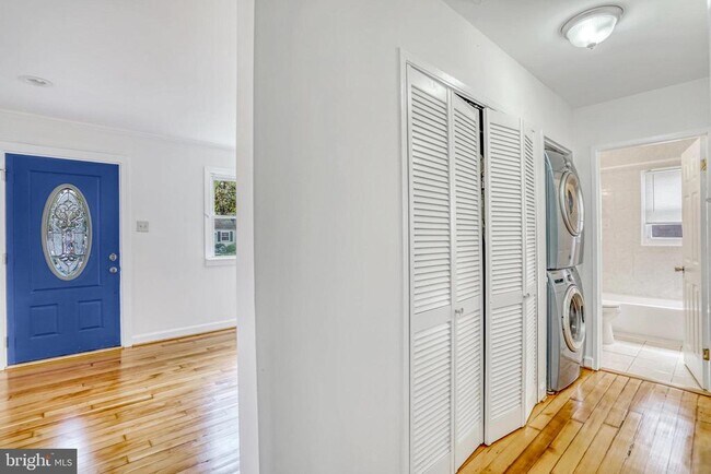 Building Photo - 5608 Tremont Dr