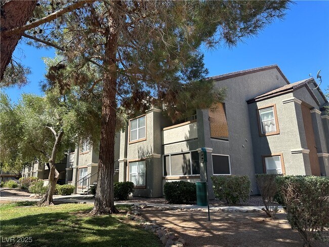 Building Photo - 555 E Silverado Ranch Blvd