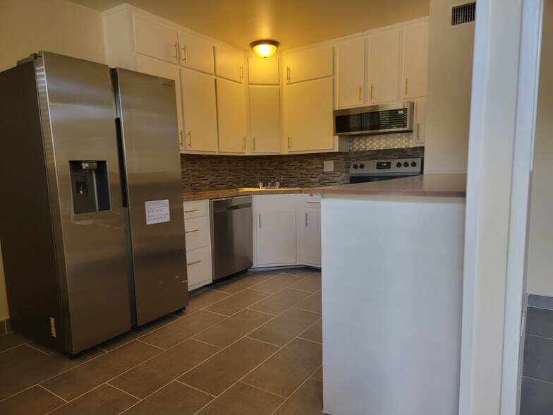 Building Photo - 628 E Drachman St