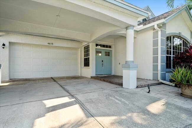 Building Photo - 4615 4th Ave Dr E