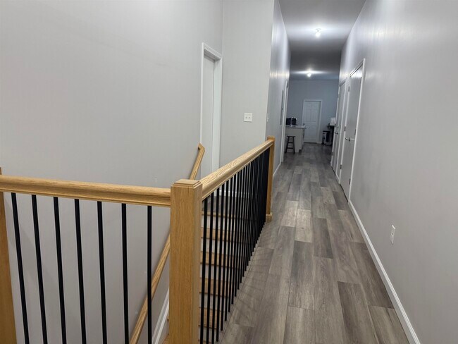 Building Photo - 512 Monastery Pl