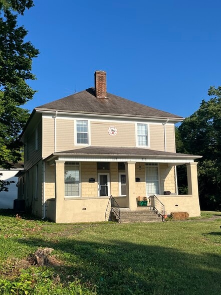 Building Photo - 208 N Beech St
