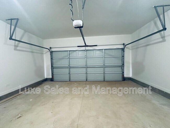 Building Photo - 16305 Villa Valeria Way