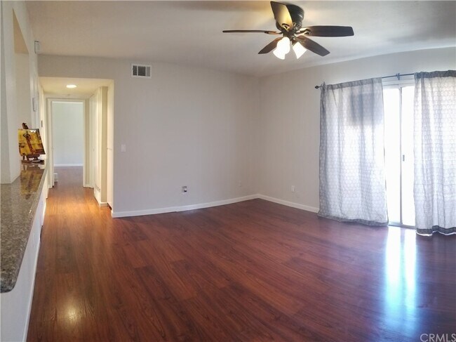 Building Photo - 1595 Border Ave