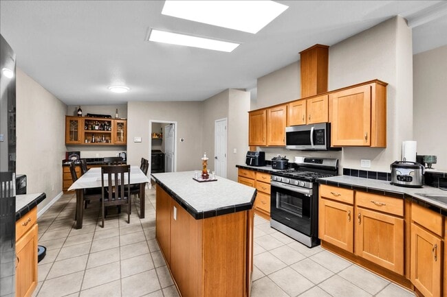 Building Photo - 29 Palms home in great neighborhood!