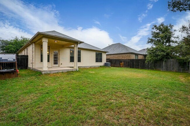 Building Photo - 1029 Hyde Park Dr