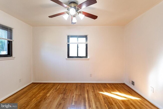 Building Photo - 4203 Lyons St