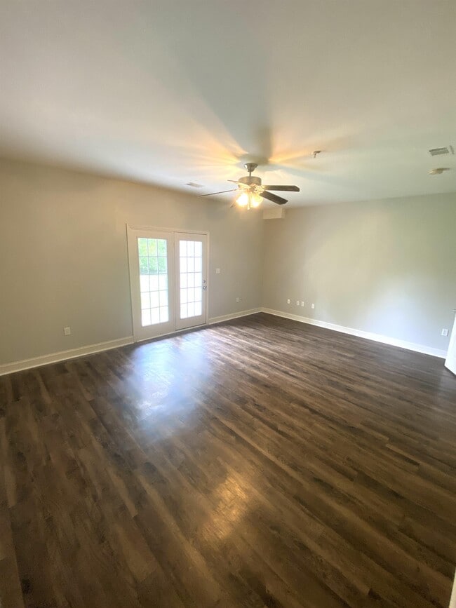 Building Photo - 4492 Great Oak Dr