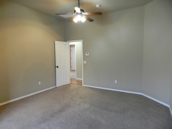 Building Photo - 4827 Southwest Waterstone Place