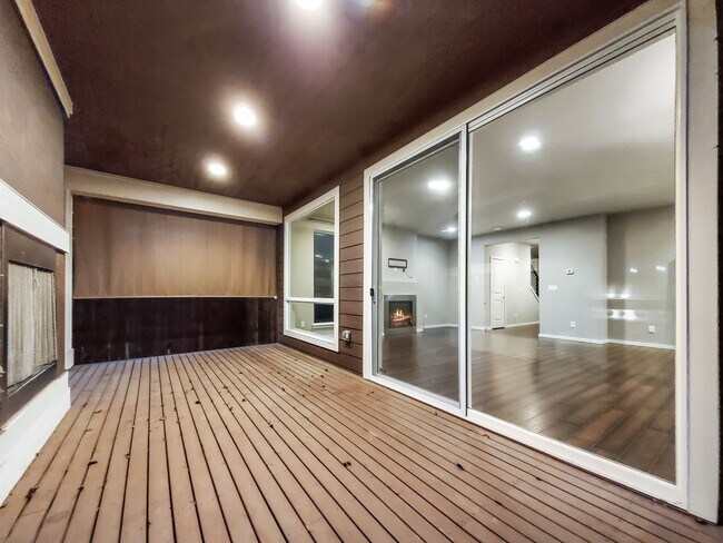 Building Photo - Luxury 2-Story house in private Cul de Sac
