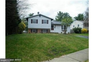 Building Photo - 9 Templar Ct