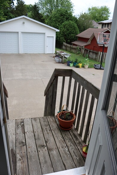 Garage - 635 N 2nd St