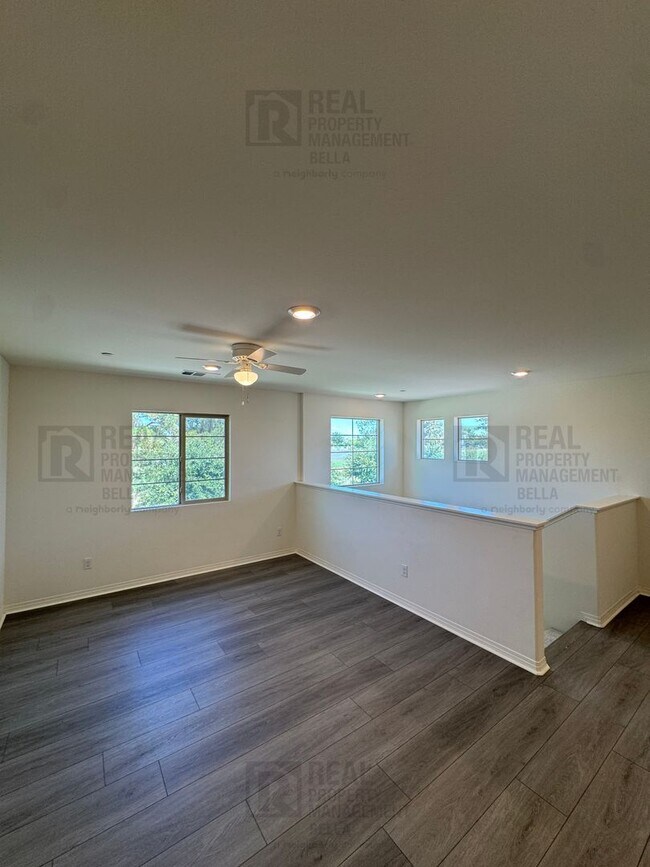 Building Photo - Cul-De-Sac Home in Heritage Lake Featuring Downstairs Bedroom & Bath + Loft