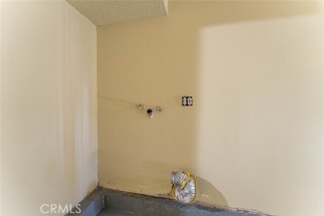 Building Photo - 14948 Moorpark St