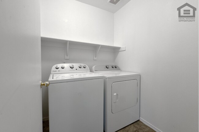 Building Photo - 11595 W Holly St
