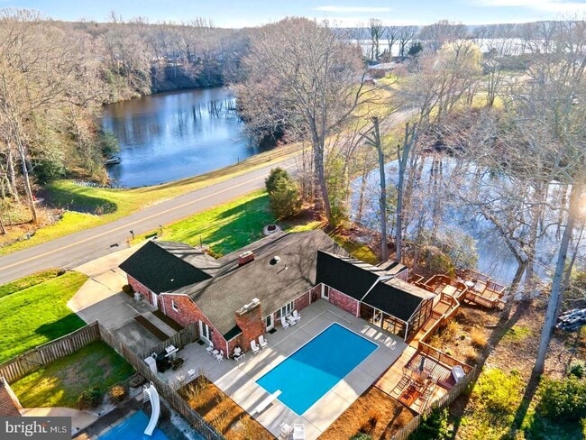 Building Photo - 11717 Rivershore Dr