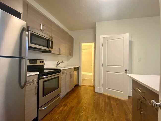 Building Photo - 5 N Margin St