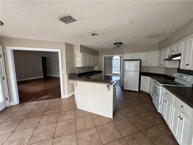 Building Photo - 183 Wood Crest Cir