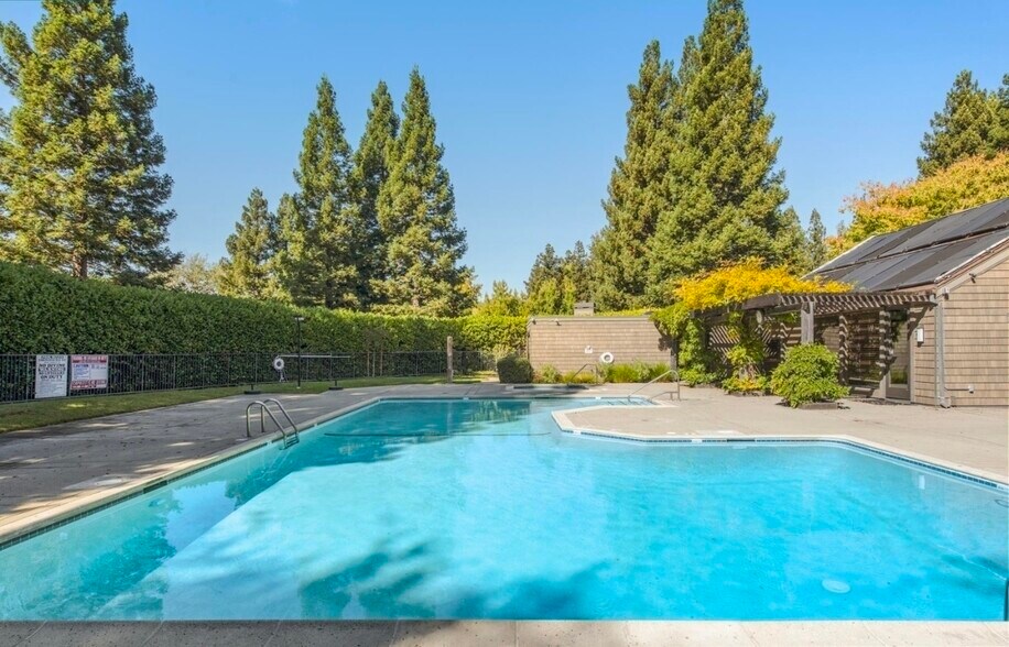 Building Photo - 1935 Everidge Ct