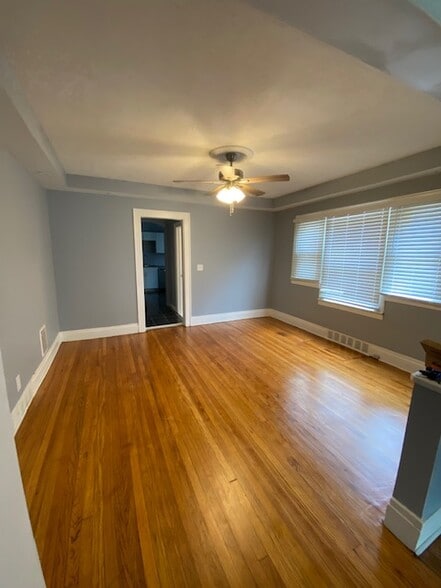 Building Photo - 2411 E Genesee St