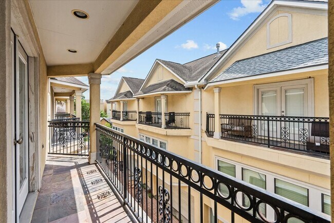 Building Photo - 6118 Tyne St