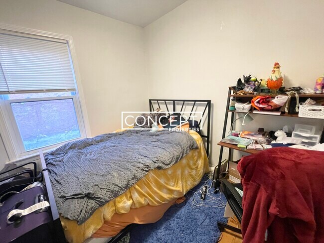 Building Photo - 8 Bickford Ave