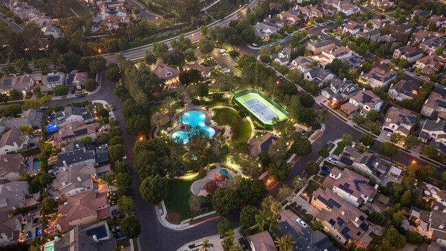 Building Photo - 15 Tether Moon Ln