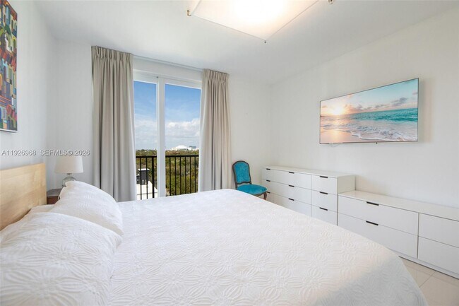 Building Photo - 2701 SW 3rd Ave