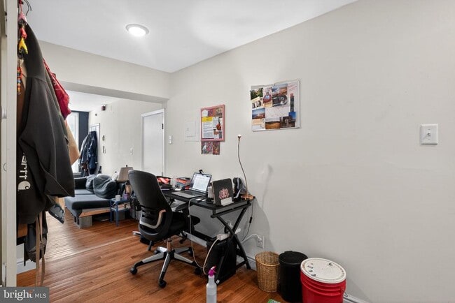 Building Photo - 1217 E Berks St