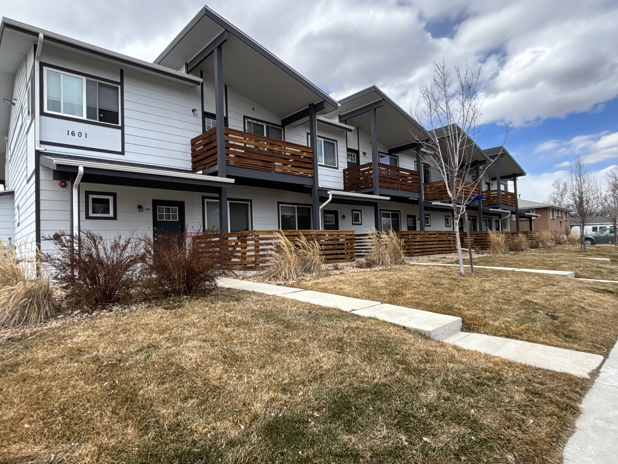 Building Photo - 1601 Kimbark St