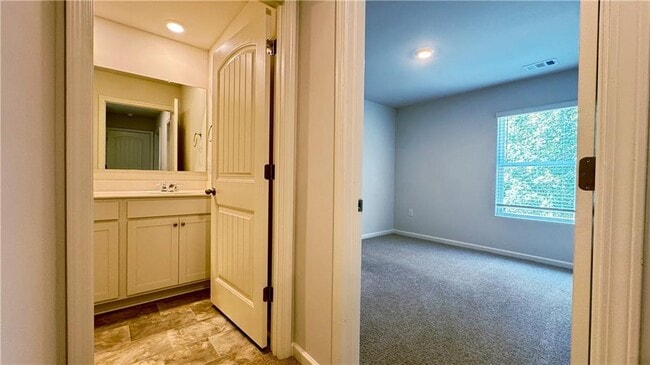 Building Photo - 488 Stoneybrook Dr