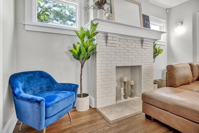 Building Photo - 1501 E 105th St