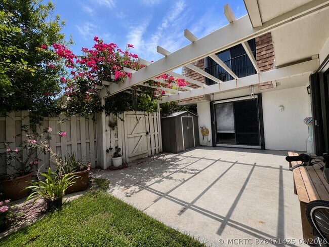 Building Photo - 3132 SW 20th Terrace