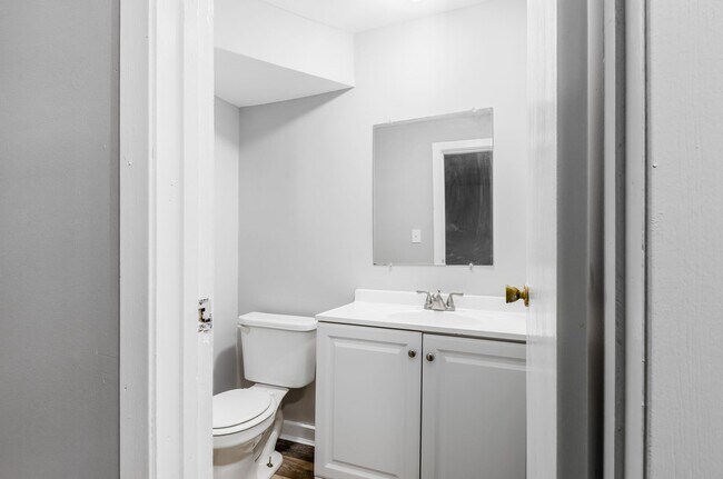 Building Photo - 2560-2566 Sandbury Blvd-2566