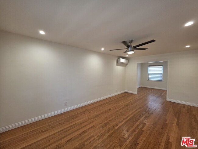 Building Photo - 102 Gaviota Ave