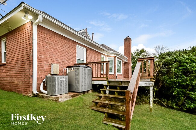 Building Photo - 8861 Reflections Cove