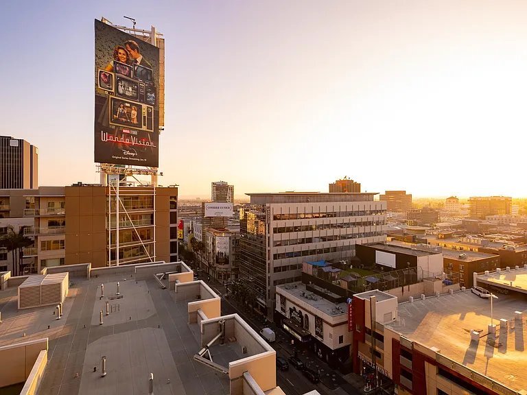 Building Photo - 6250 Hollywood Blvd