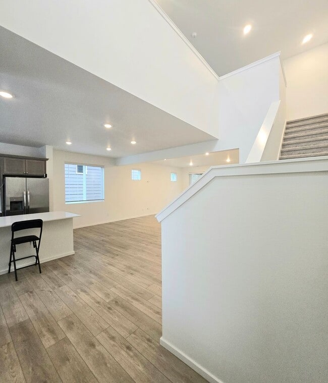 Building Photo - 3 Bed, 3.5 Bath in the New Madrona Ridge Neighborhood For Rent!