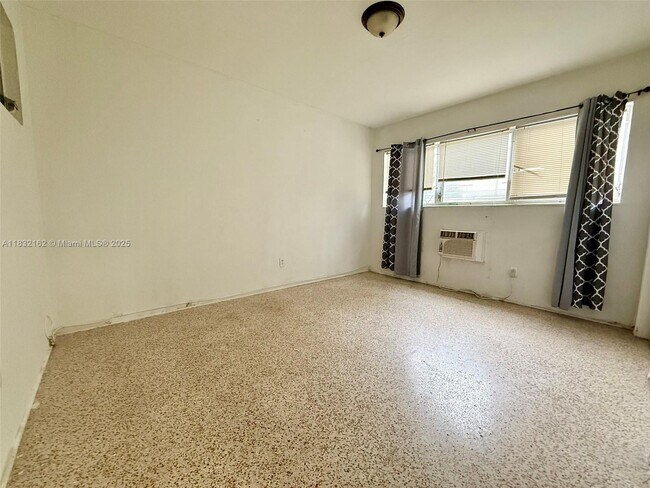 Building Photo - 780 81st St