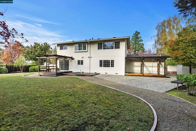 Building Photo - 2201 Quiet Pl Dr