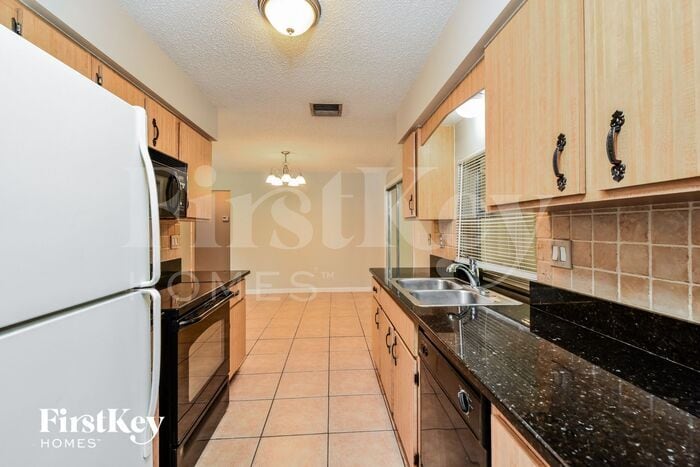 Building Photo - 201 Lambert St