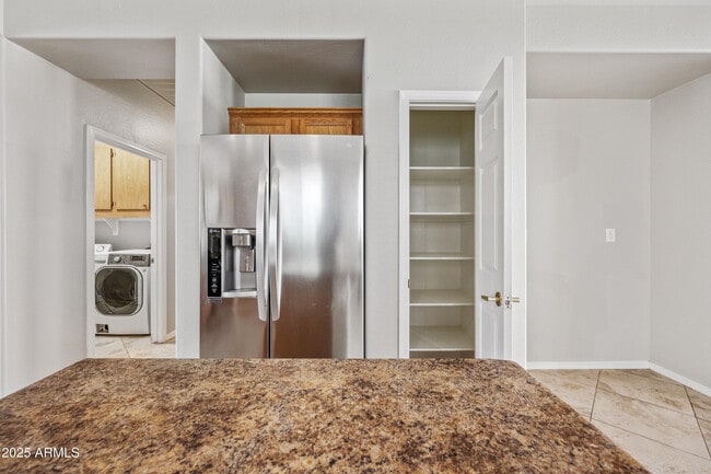 Building Photo - 3738 W Memorial Dr