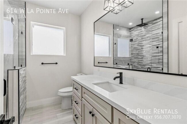 Building Photo - 614 W La Pointe Ave